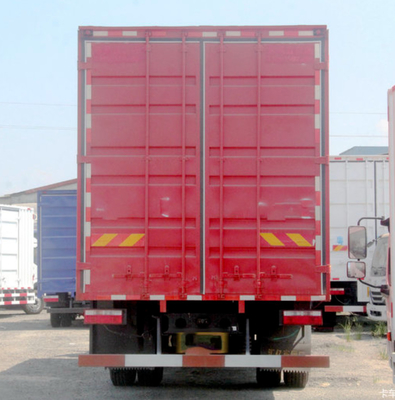Truk Pengiriman Kargo Diesel Euro V Level Van Cargo Truck 4x2 Mengemudi Jarak sumbu roda 5200mm