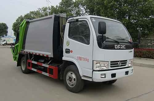 Truk Sampah Sampah 4X2 129hp 7360kg Dengan Kontainer Tertutup