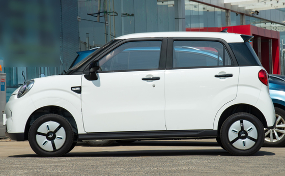 LINGBOX Electric Mini Cars 4 seaters Dengan 205KM Endurance Driving Rangers
