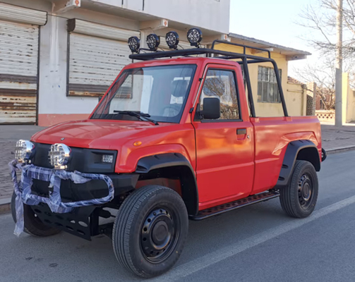 FWD New Electric Truck Enclosed Cabin Motor Daya Besar Untuk Patroli